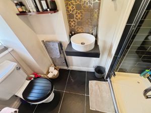 En suite- click for photo gallery